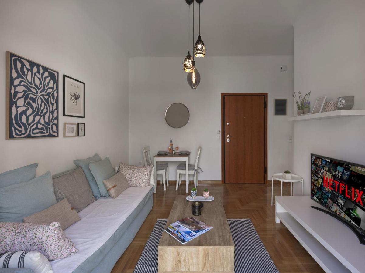 Beautiful Athenian Apartment Next To The Center Exterior photo
