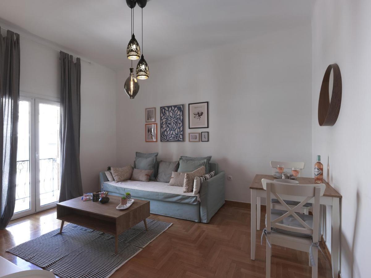 Beautiful Athenian Apartment Next To The Center Exterior photo